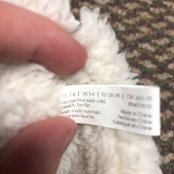 Fuzzy black boots - Picture 5 of 5